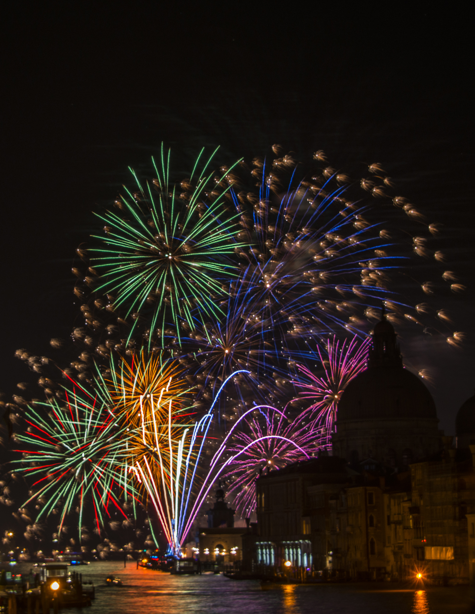 VE13.MulticoloredFireworks_DSC3051